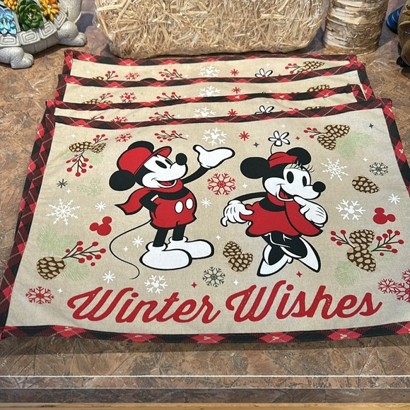 Disney Winter Wishes set of four Mickey and Minnie Mouse placemat. - Picture 10 of 11